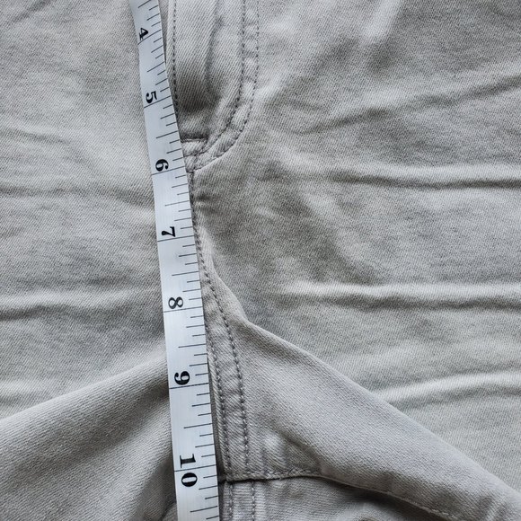 𝅺Calvin Klein Jeans size w31 light grey denim jean shorts - Picture 9 of 11